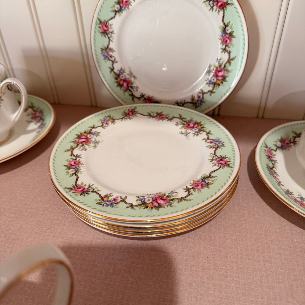 PARAGON ROSALIA CHINA MILK JUG & SUGAR BOWL, 4 Tea‎ Cup, 4 Saucer 5 small plate - Picture 5 of 11